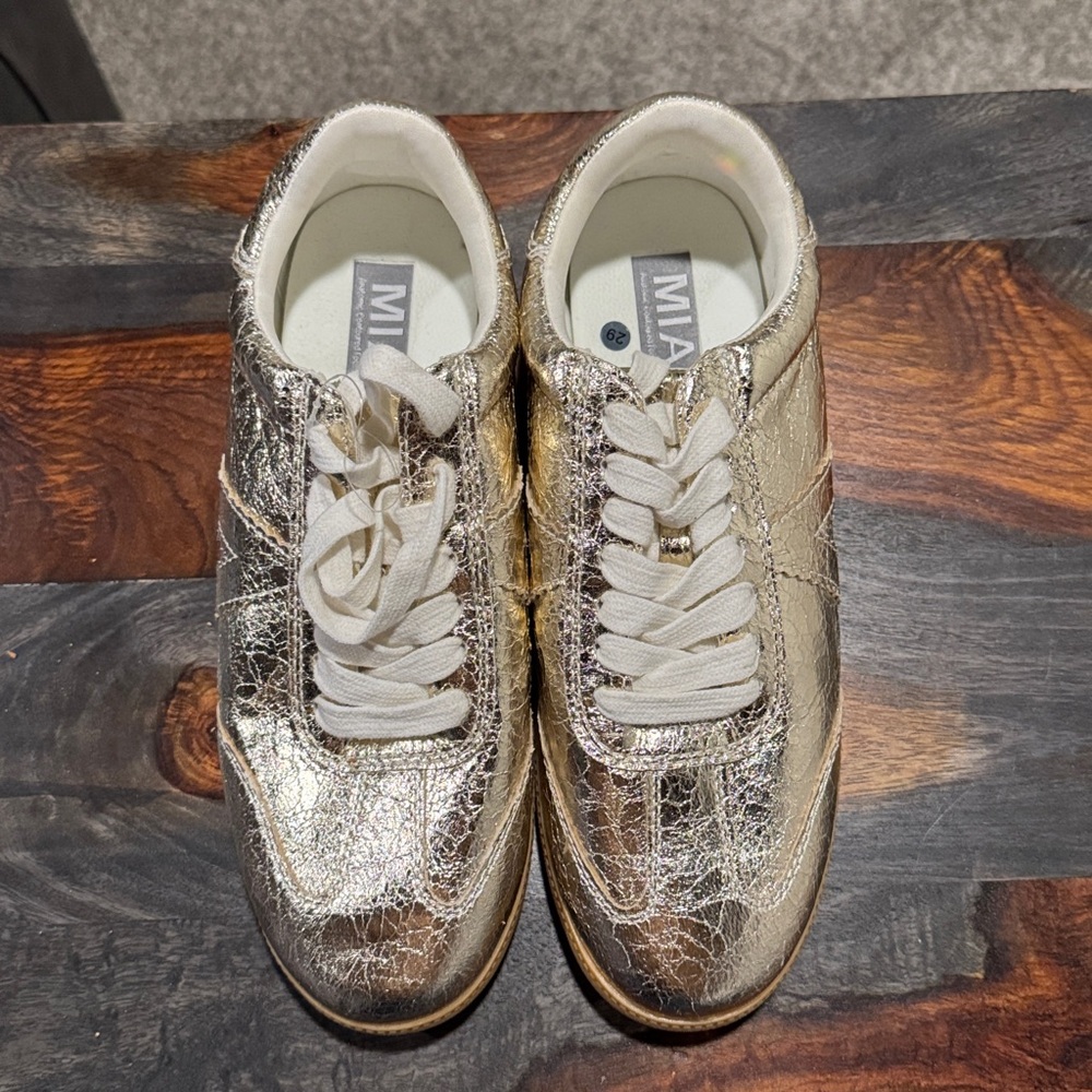 🍒 MIA Metallic Gold Sneakers with Soft Cream Lining